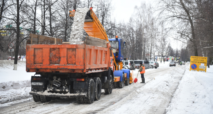 На челнинских дорогах работают 92 единицы спецтехники 