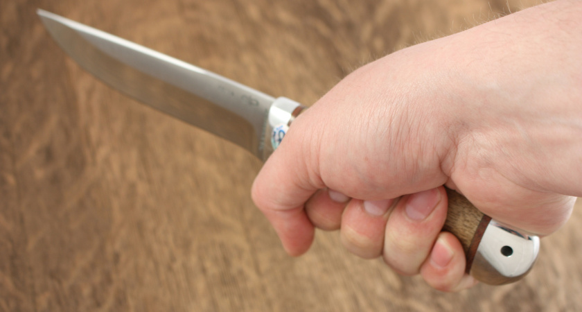 В Татарстане хозяин квартиры набросился на гостя за то, что тот не хотел уходить