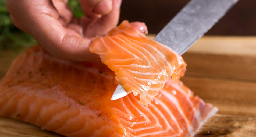 Вроде, не голодный год: челнинка украла в магазине 11 упаковок семги