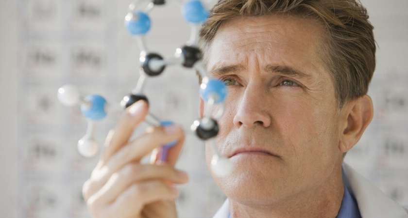 Учёные признали, что большинство существующих вакцин не защищают от нового штамма «омикрон»