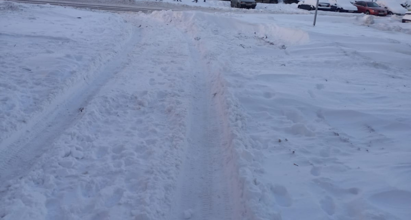 «3/01 на ГЭСе остался под сугробами»