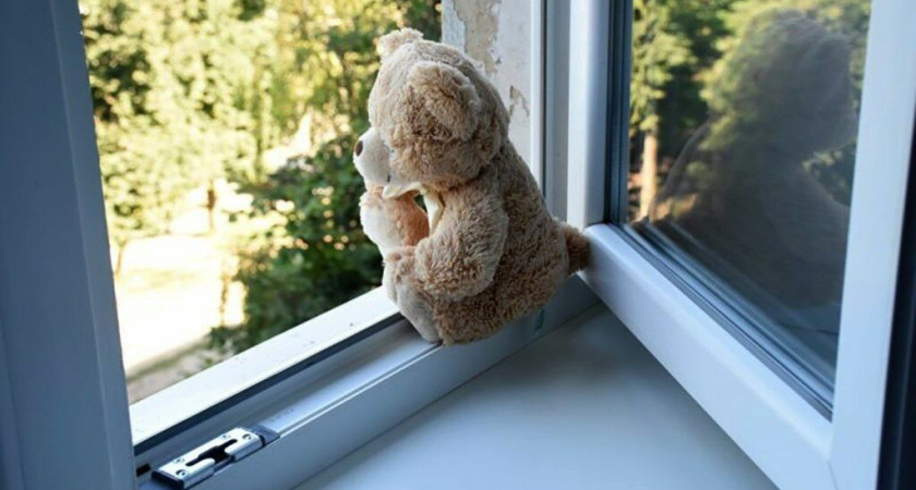 В Татарстане в частном летнем лагере мальчик упал из окна 5-го этажа