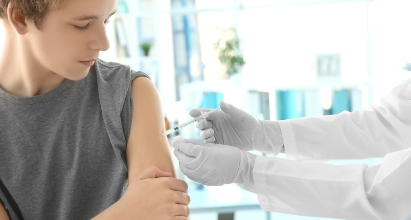 В Набережных Челнах ожидается поступление вакцины «Спутник-М» для детей от 12 до 17 лет