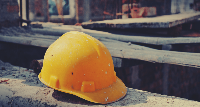 В Татарстане 38-летний рабочий упал с моста и сломал позвоночник