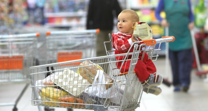Жители Татарстана жалуются на рост цен на детские товары