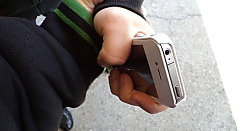 На ГЭСе челнинец отжал у подростка телефон и акустическую колонку