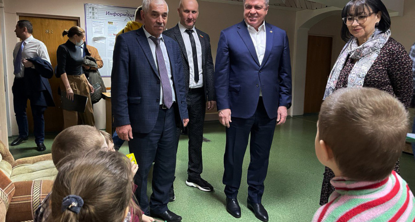 Магдеев перечислил в Фонд помощи переселенцам с Донбасса 50 тыс. рублей 