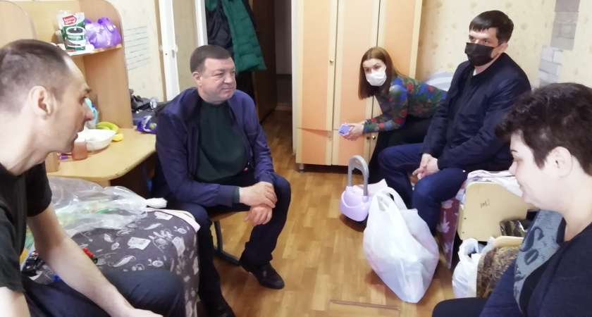 Депутаты автограда перечислили вынужденным переселенцам из Мариуполя 100 тыс. рублей