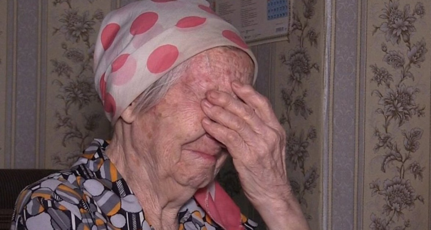 В Татарстане 86-летняя бабушка перевела мошенникам все свои сбережения