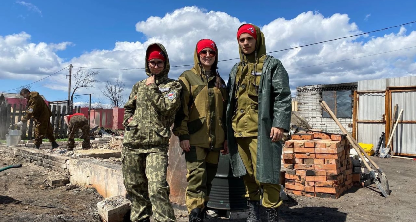 Челнинские волонтеры отправились в Курганскую область на восстановительные работы