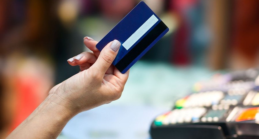 В Татарстане пока хозяин квартиры спал, гостья похитила его телефон и банковскую карту