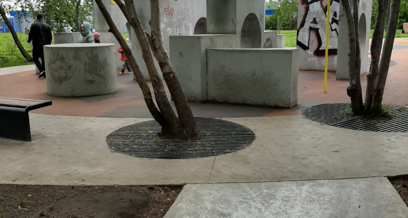 «Я, конечно, не дизайнер, но для кого эта бетонная площадка, для детей?»