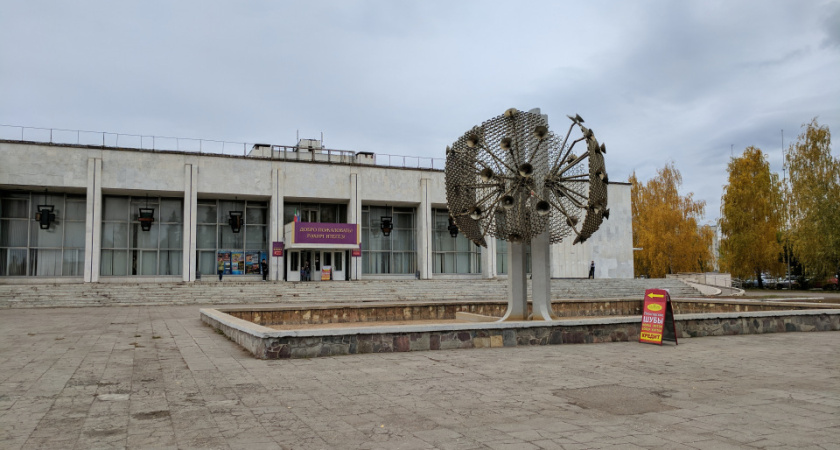 Ни охранников, ни видеокамер: в горсуде разбирают дело в отношении ДК «КАМАЗа»