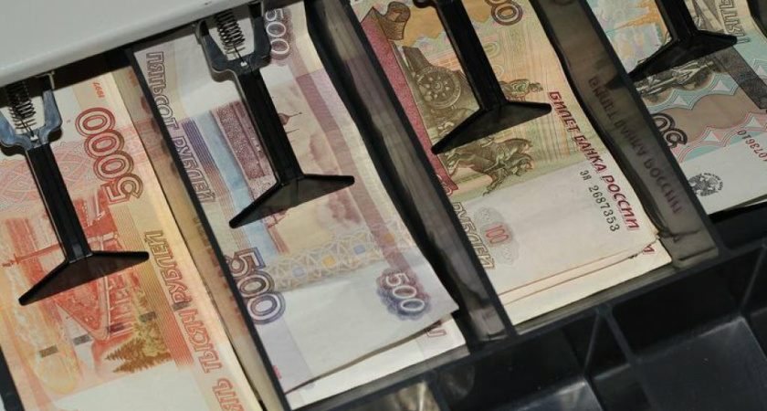 В Челнах продавец магазина украл с кассы 115 тыс. рублей