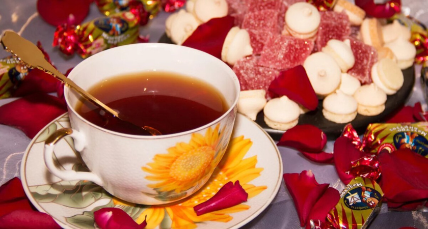 Чай со сладостями может привести к диабету  