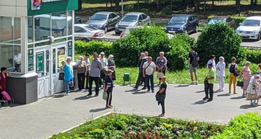 В Челнах эвакуировали больницы, ТЦ и детсады