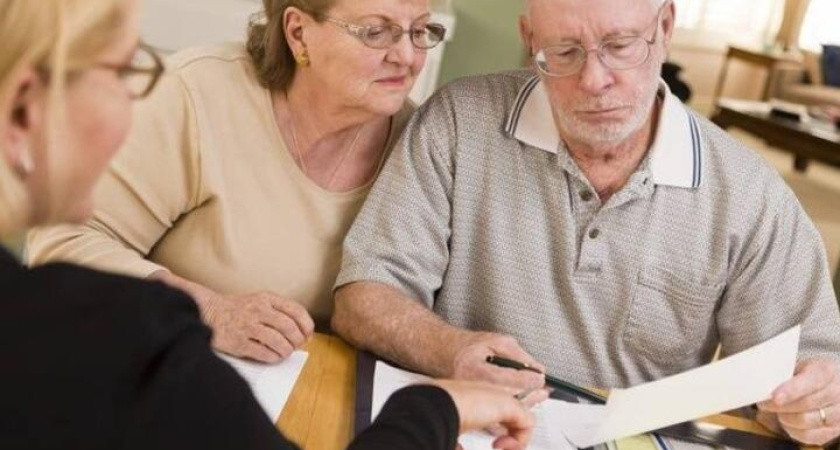 Кабмин выделит более 10 млрд рублей на поддержку неработающих пенсионеров