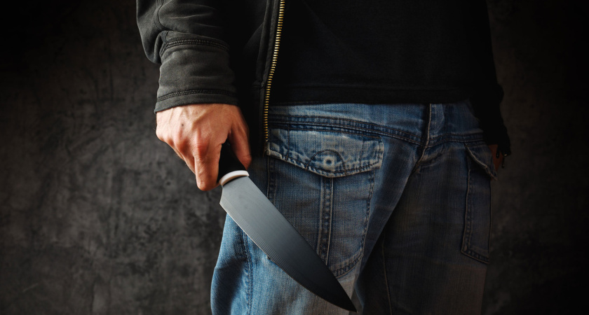 В Челнах мужчина зарезал друга за то, что тот взял из холодильника дыню без спроса