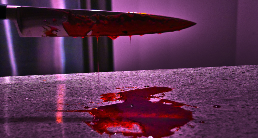 В Челнах хозяин квартиры чуть не убил гостя за то, что тот оскорбил его брата