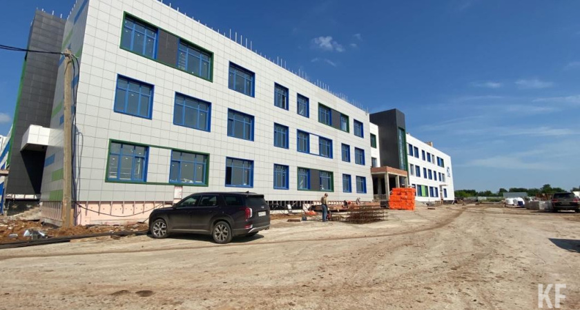 Мегашкола в 69 комплексе Челнов готова почти на 90%
