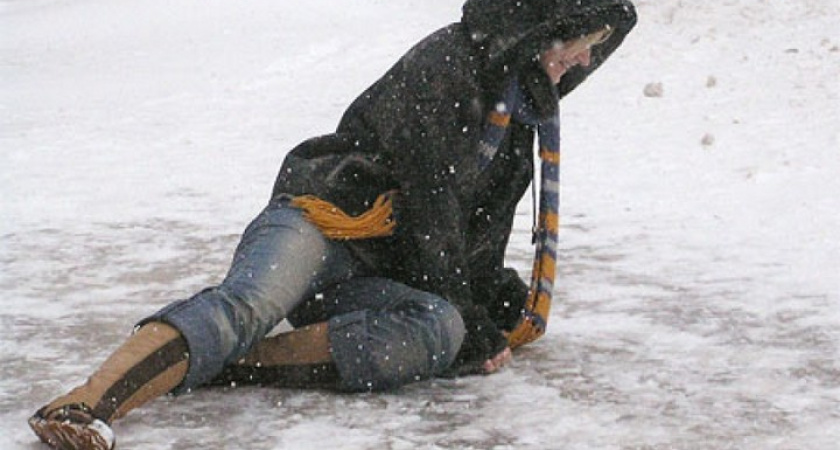 Упал, очнулся, гипс: челнинка взыскала с УК полмиллиона рублей