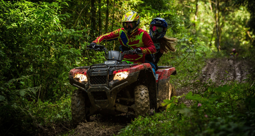 В Татарстане квадроцикл на скорости влетел в дерево