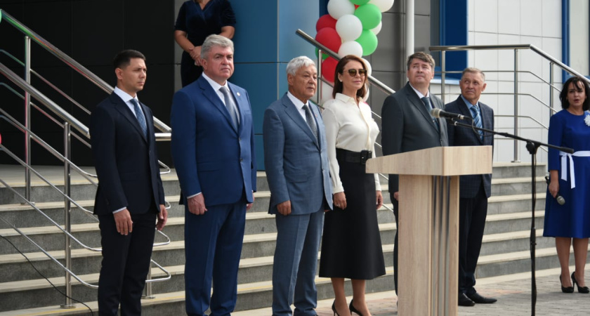 В Набережных Челнах открыли мегашколу №62 