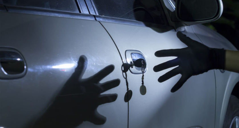 В Альметьевске двух подростков осудили за угон автомобиля