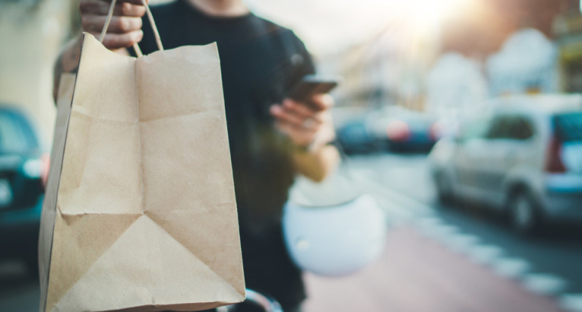 В Татарстане доставщик еды лишился всех сбережений