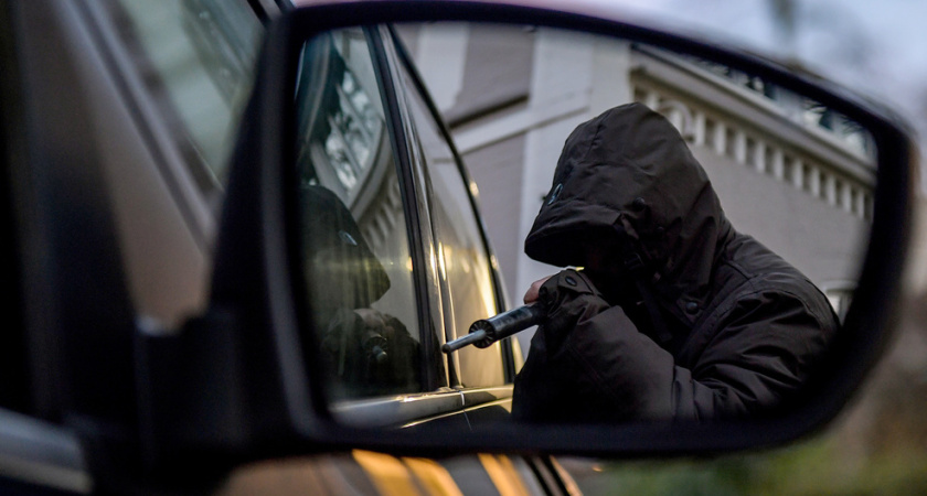 Странный поступок: челнинец угнал у знакомого авто, чтобы заправить, а потом вернуть на место