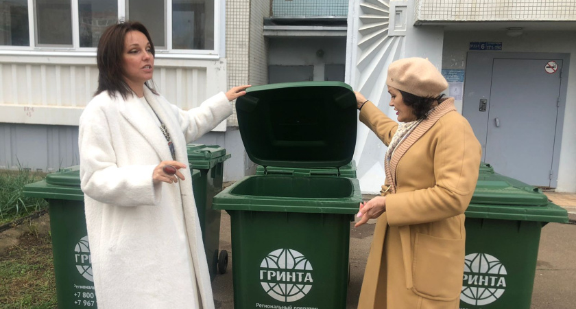 В Набережных Челнах началась установка новых евроконтейнеров