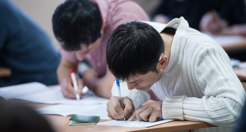 Челнинцы организовали «институт» по выдаче дипломов о знании русского языка