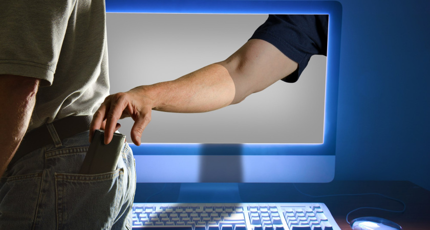 В Татарстане семейная пара перечислила мошенникам 700 тыс. рублей