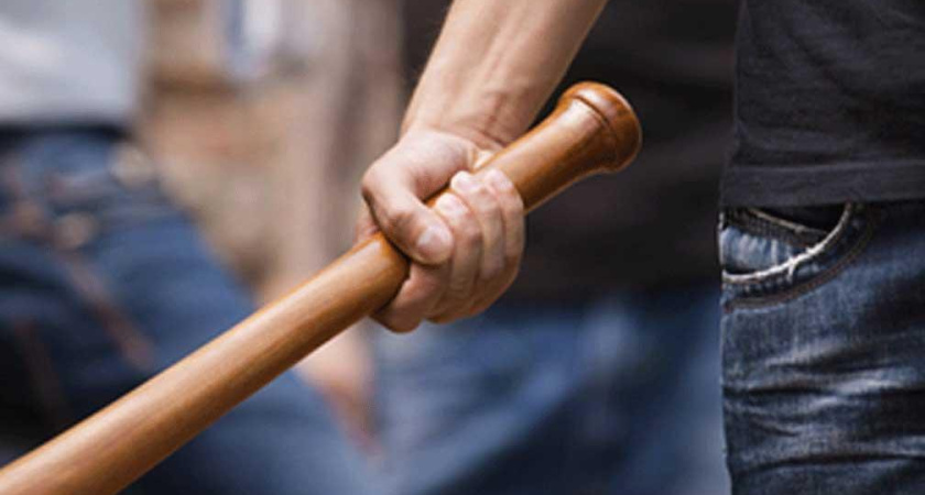 Житель Татарстана в порыве гнева ударил друга по голове битой