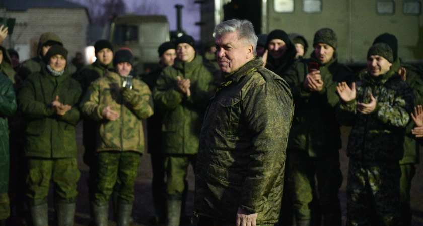 Наиль Магдеев встретился с мобилизованными челнинцами и передал им гостинцы