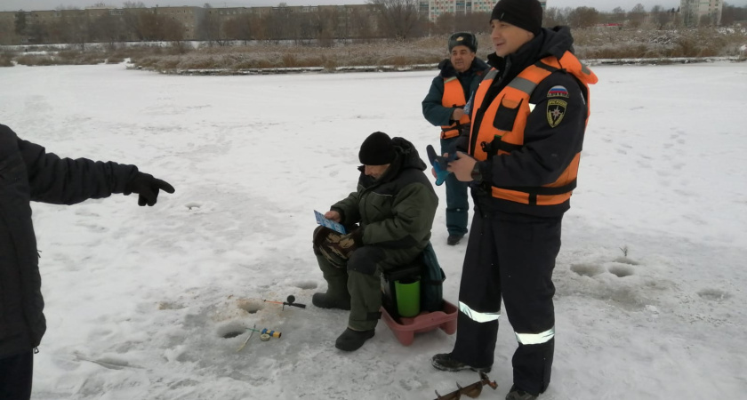 Челнинских рыбаков предупреждают – лед тонкий