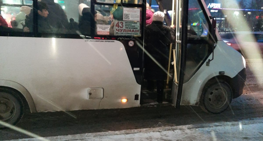 «Неужели в Челнах так сложно наладить проблему с автобусами?!»