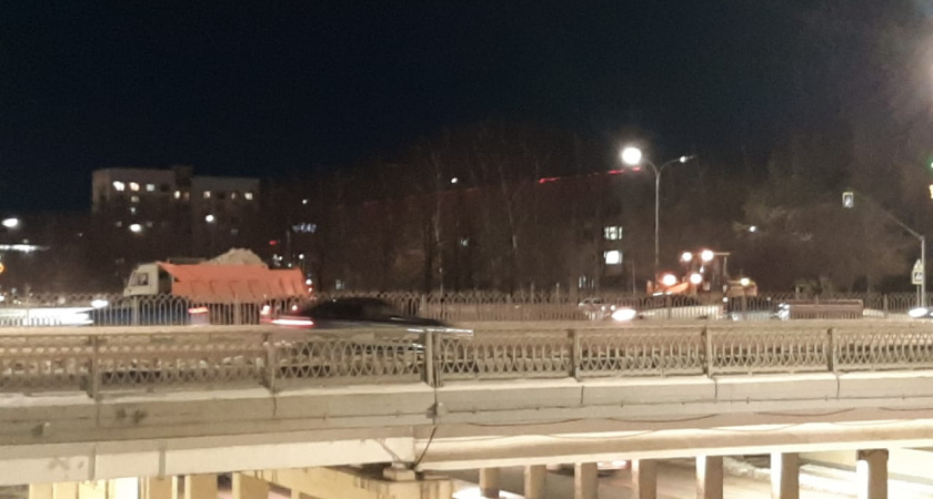 «Благодарю нашего мэра за его трудовую деятельность. В частности, за поднятие ЖКХ»