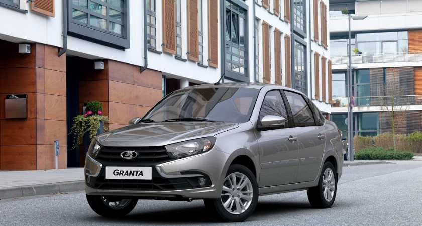 В продажу поступил битопливный седан Lada Granta
