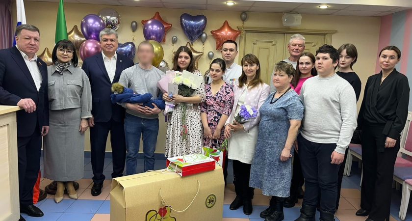 Сегодня в КДМЦ состоялась торжественная выписка сына военнослужащего