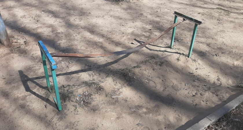 «В нашем дворе тоже есть танцующие скамейки»