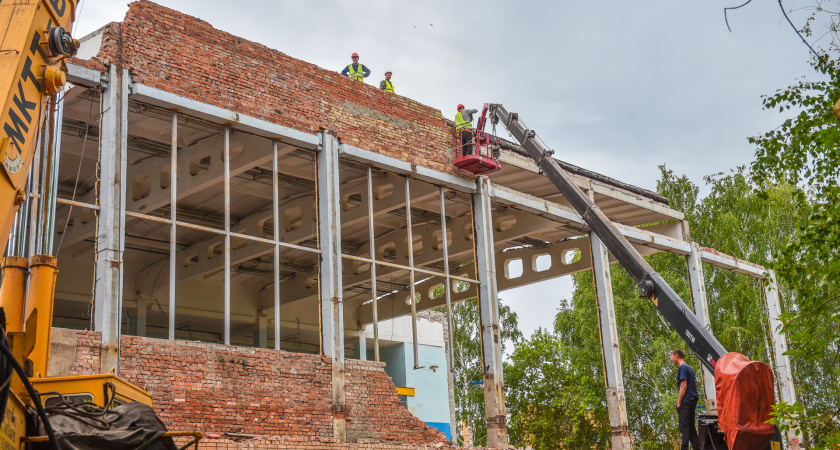 В Челнах на ремонт школы олимпийского резерва №11 по волейболу выделено 65 млн рублей