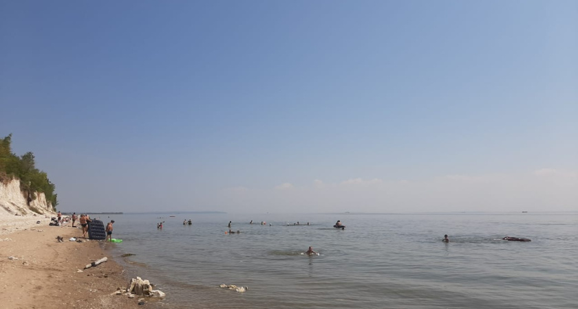 Пока солнце жарит: у челнинки украли телефон прямо на пляже