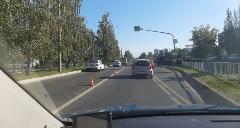 «Сколько мы просили, да поставьте около школы светофор!»