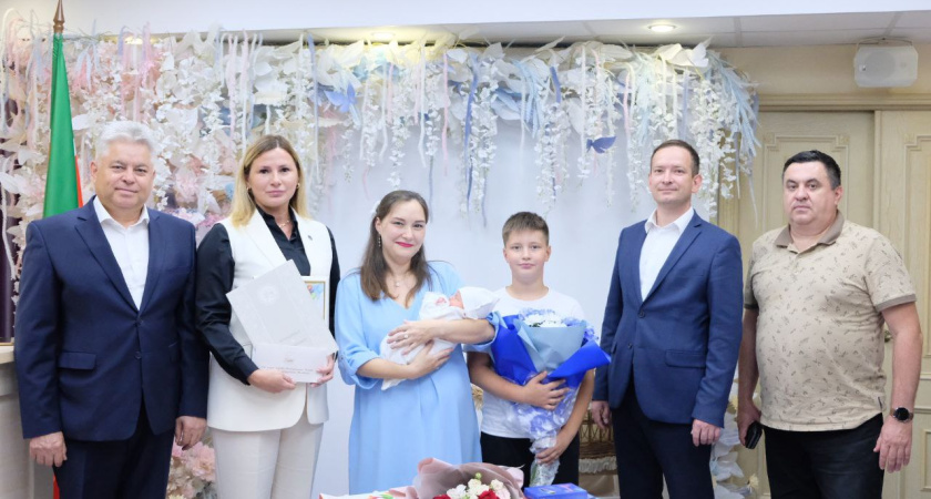 В Челнах в семьях военнослужащих пополнение