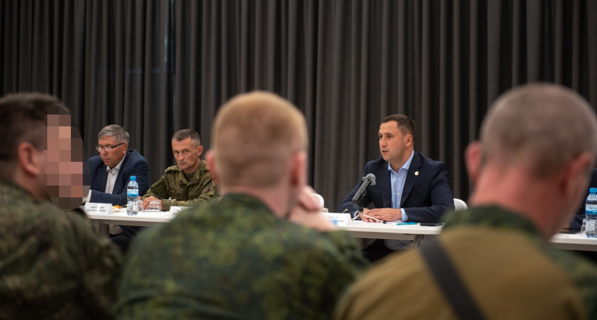 Власти города встретились с военнослужащими