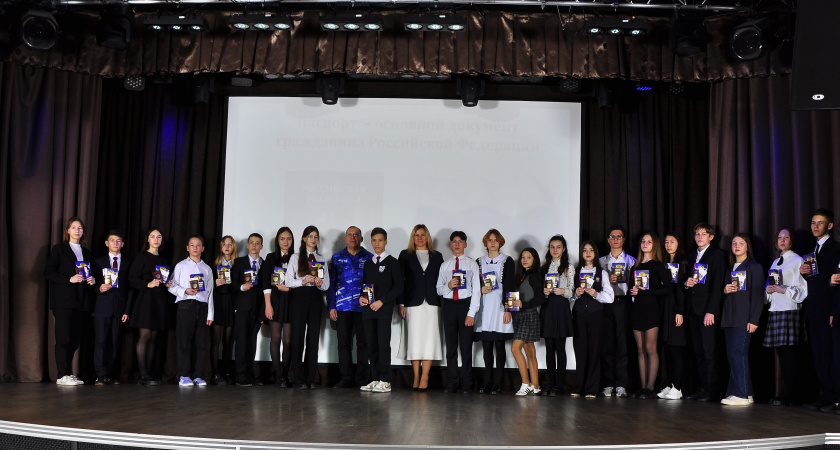 Впервые юным челнинцам паспорта вручали в спортцентре «КАМАЗ-мастер»