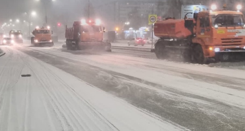  «А можете из квадрокоптера заснять все эти 120 спецавтомобилей, когда они на стоянке стоят?»