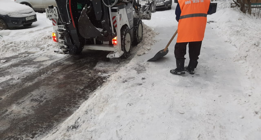 «Давайте помогать дворникам, это же адский труд!»