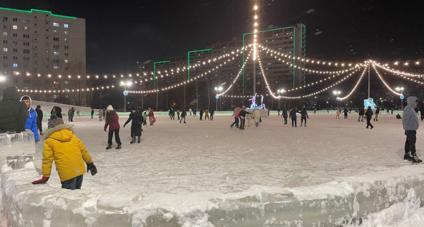 Челнинцев приглашают на каток в новогоднем костюме 